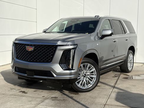New 2026 Cadillac Escalade Luxury image 2