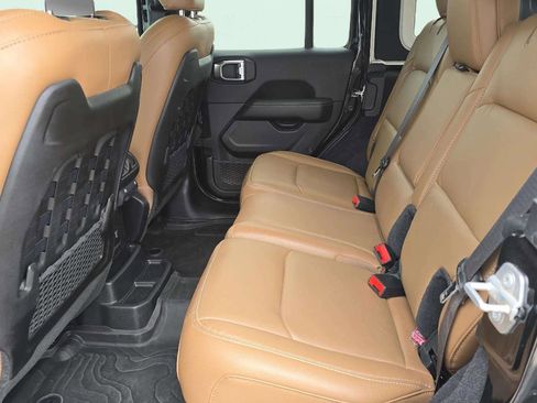 Used 2023 Jeep Wrangler Unlimited Rubicon w/ LED Lighting Group AWD/4WD image 20
