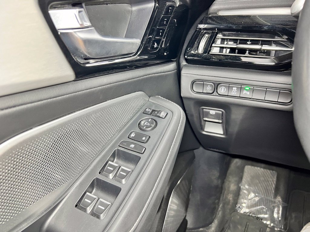 Used 2025 Acura MDX w/ Technology Package AWD/4WD image 28