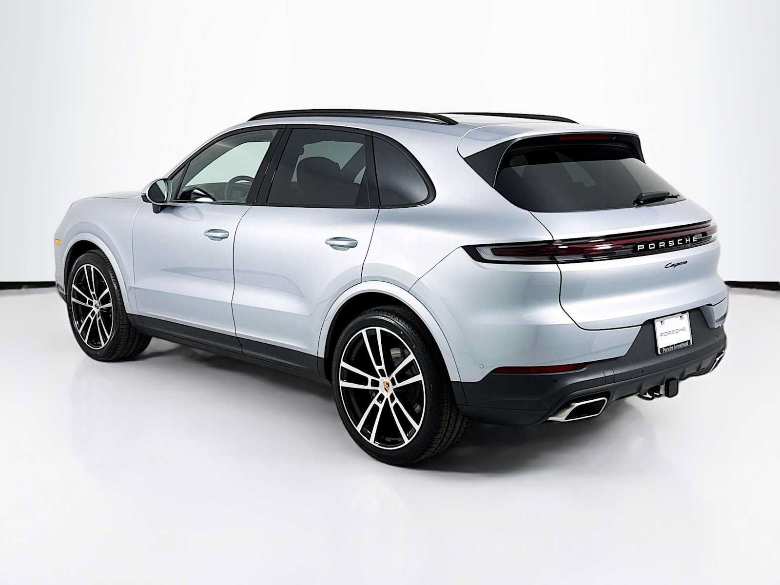 Used 2026 Porsche Cayenne AWD/4WD image 3