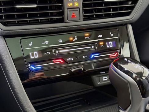 New 2026 Volkswagen Jetta SE FWD image 17