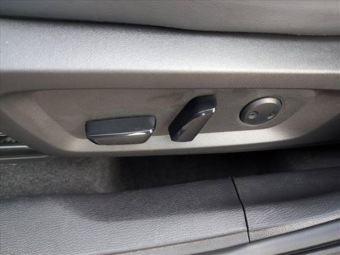 Used 2024 Mitsubishi Outlander SE AWD/4WD image 24