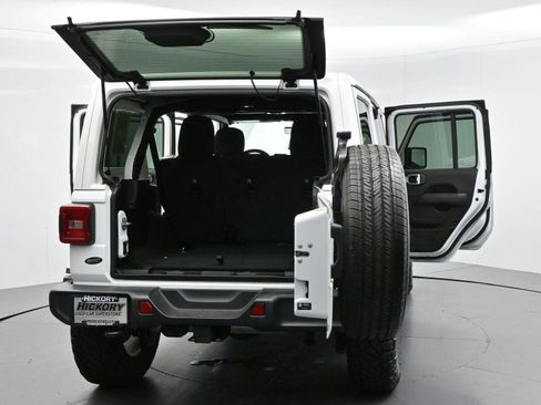 Used 2022 Jeep Wrangler Unlimited Sahara w/ LED Lighting Group AWD/4WD image 44