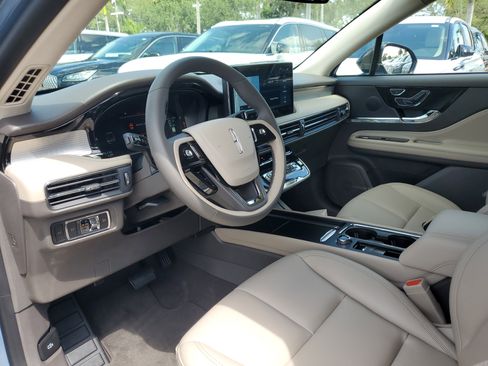 Certified 2024 Lincoln Corsair FWD image 14