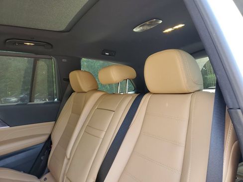 Used 2025 Mercedes-Benz GLS 580 4MATIC image 11