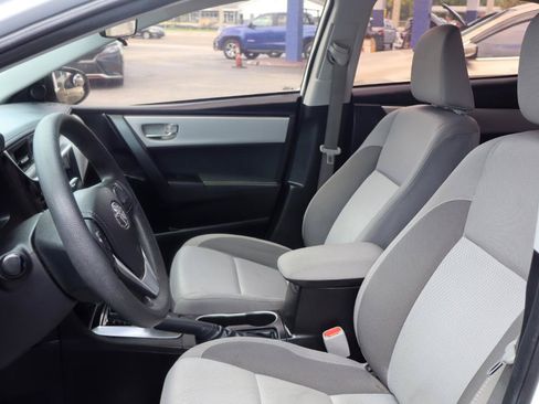 Used 2018 Toyota Corolla LE FWD image 13