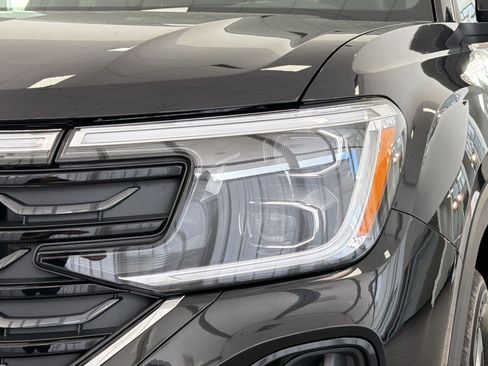 New 2026 Volkswagen Atlas Cross Sport SE FWD image 11