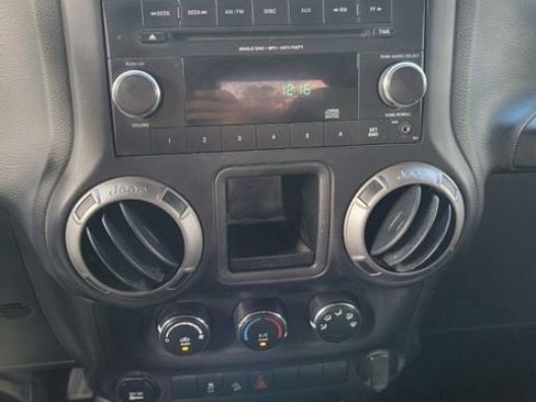 Used 2017 Jeep Wrangler Sport image 17