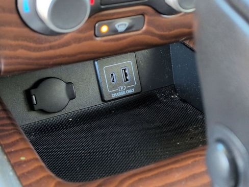 Used 2020 Nissan Pathfinder Platinum image 22