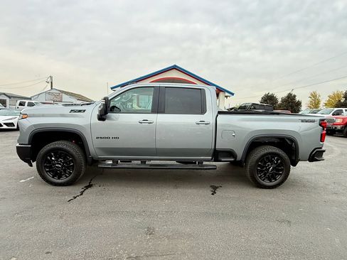 Used 2025 Chevrolet Silverado 2500 LT w/ Trail Boss Package AWD/4WD image 2