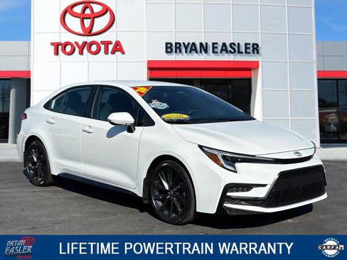 Used 2026 Toyota Corolla SE image 1