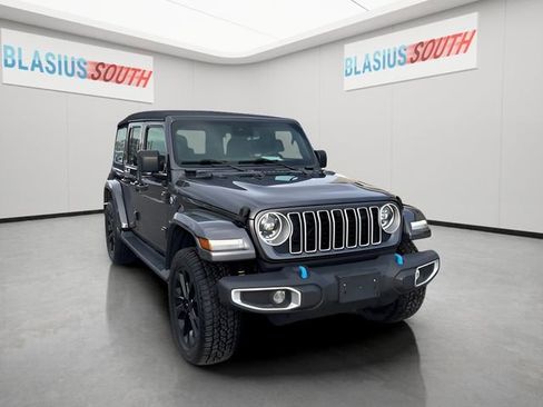 Used 2024 Jeep Wrangler Unlimited Sahara w/ Technology Group AWD/4WD image 1