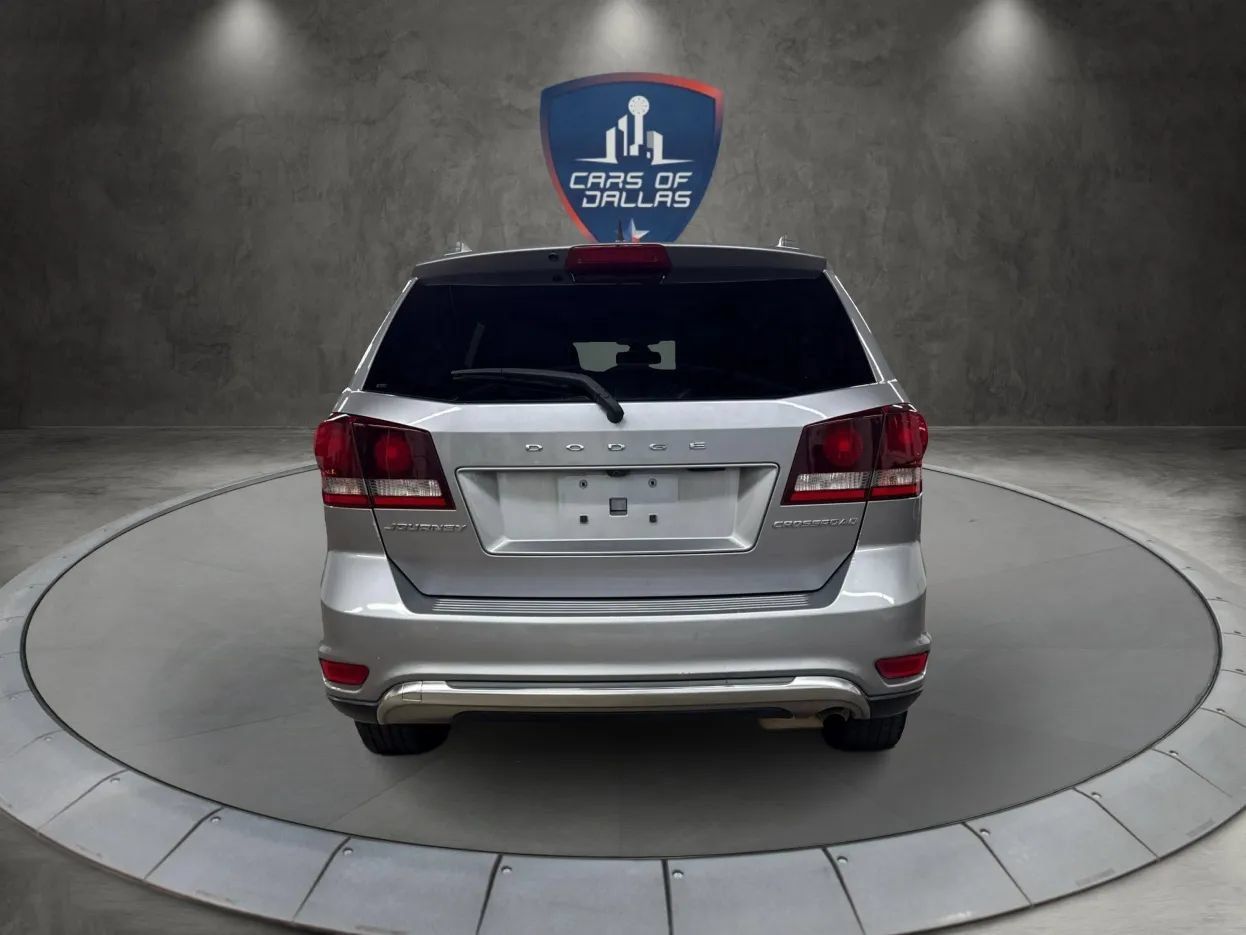 Used 2018 Dodge Journey Crossroad w/ Popular Equipment Group FWD image 4