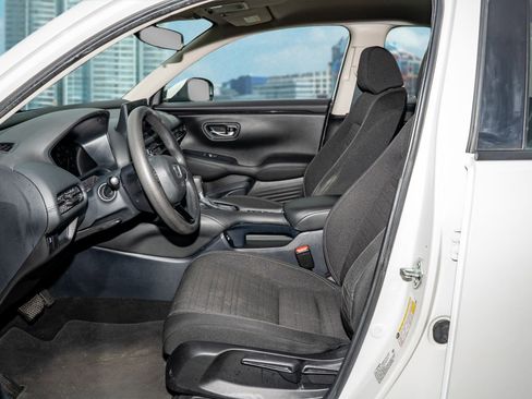 Used 2023 Honda HR-V LX image 15