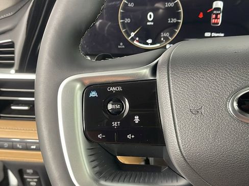 New 2025 INFINITI QX80 Luxe image 24