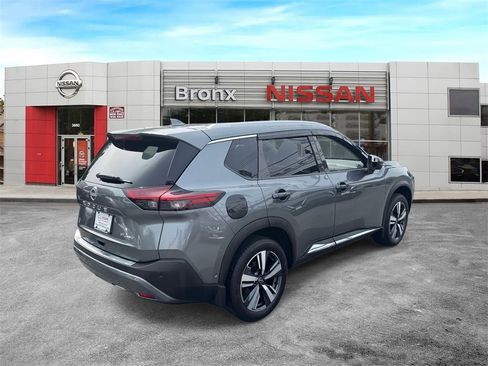 Used 2023 Nissan Rogue SL w/ SL Premium Package image 7