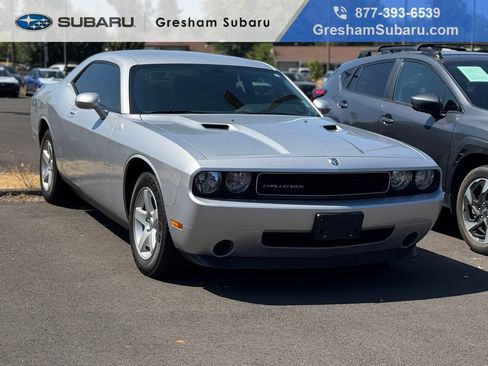 Used 2010 Dodge Challenger SE RWD image 1