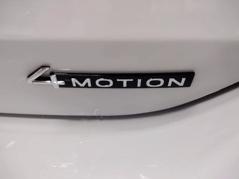 New 2026 Volkswagen Tiguan SE AWD/4WD image 13
