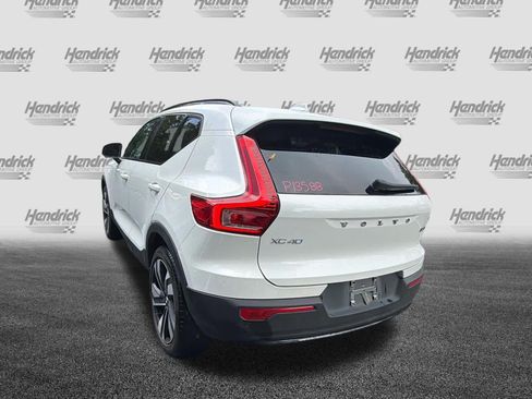 Certified 2025 Volvo XC40 B5 Ultra AWD/4WD image 11
