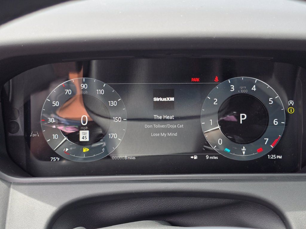 New 2026 Land Rover Range Rover Velar Dynamic SE AWD/4WD image 31
