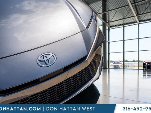 Used 2025 Toyota Camry SE FWD image 33