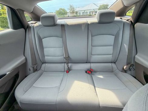 Used 2023 Chevrolet Malibu LS FWD image 17
