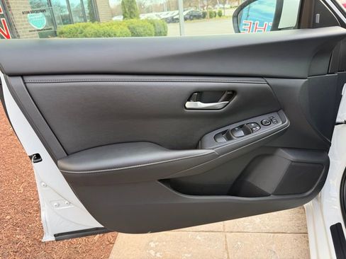 Used 2025 Nissan Sentra SV image 16