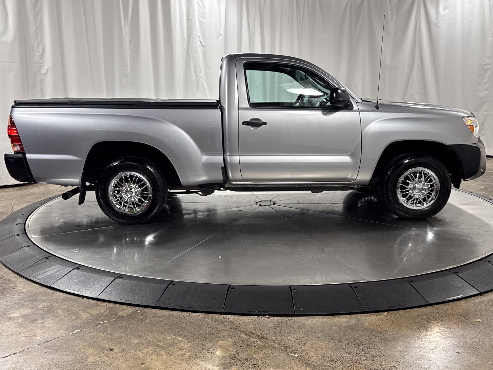 Used 2014 Toyota Tacoma 2WD Regular Cab image 5