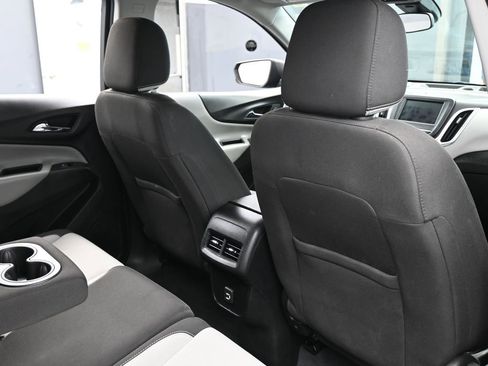 Used 2020 Chevrolet Equinox LS image 36