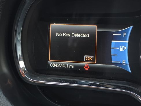 Used 2019 Lincoln MKT AWD image 16