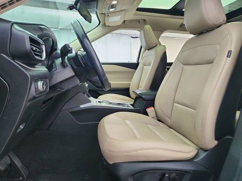 Used 2020 Ford Explorer XLT w/ Equipment Group 202A AWD/4WD image 10
