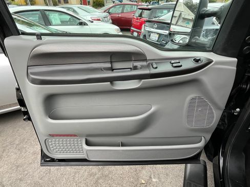 Used 2006 Ford F250 XLT image 12