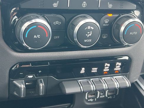 Used 2021 RAM 1500 Big Horn image 21