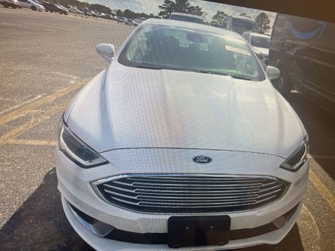 Used 2018 Ford Fusion SE w/ Equipment Group 602A image 11