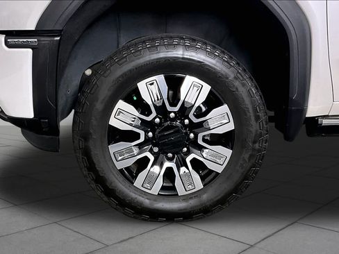 Used 2024 GMC Sierra 2500 Denali w/ Denali Reserve Package AWD/4WD image 11
