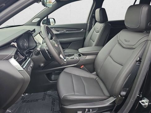 New 2025 Cadillac XT6 Sport w/ Technology Package image 18