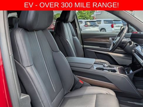 Used 2026 Cadillac Vistiq Sport w/ LPO, Floor Liner Package AWD/4WD image 18