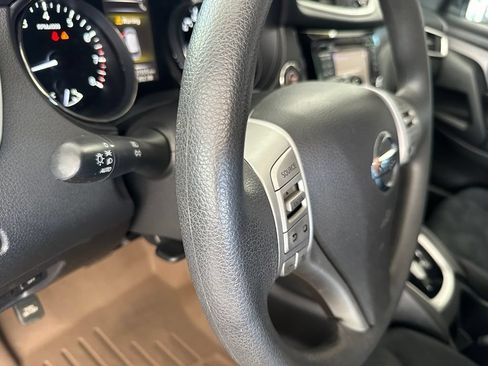 Used 2016 Nissan Rogue SV w/ SV Premium Package FWD image 20