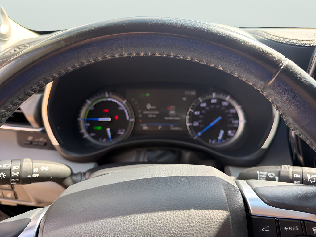 Used 2020 Toyota Highlander Limited FWD image 19