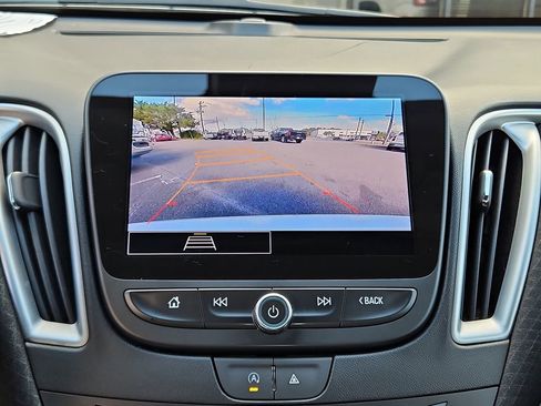 Used 2024 Chevrolet Malibu LT image 19