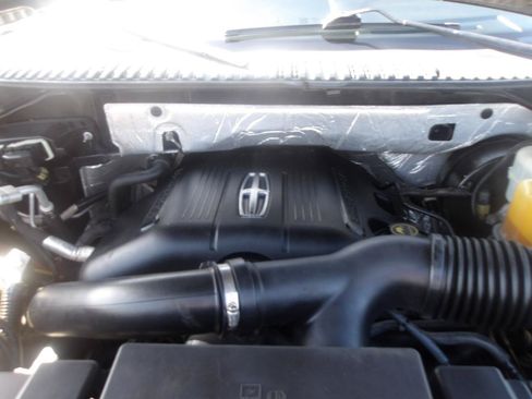 Used 2016 Lincoln Navigator Select RWD image 29