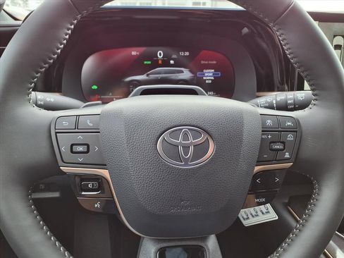 Used 2026 Toyota Crown Signia w/ Advanced Technology Package AWD/4WD image 17