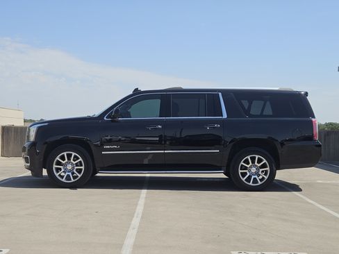 Used 2018 GMC Yukon XL Denali RWD image 2