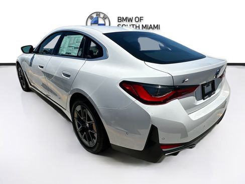 Used 2025 BMW i4 eDrive40 w/ Parking Assistance Package RWD image 3