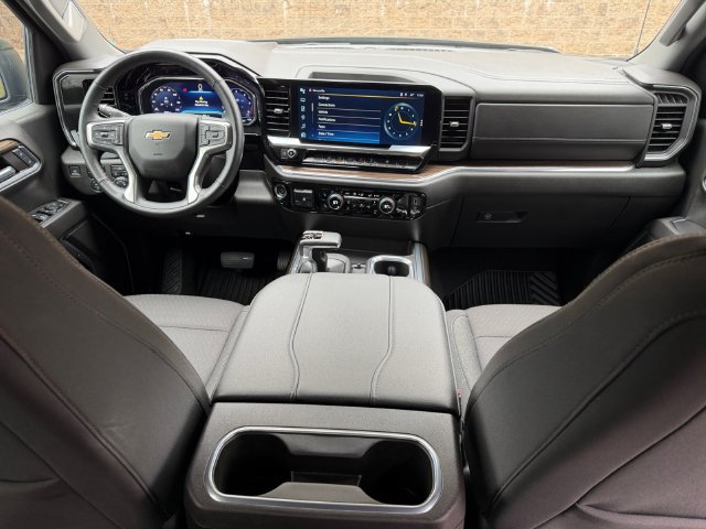 Used 2024 Chevrolet Silverado 1500 LT AWD/4WD image 15