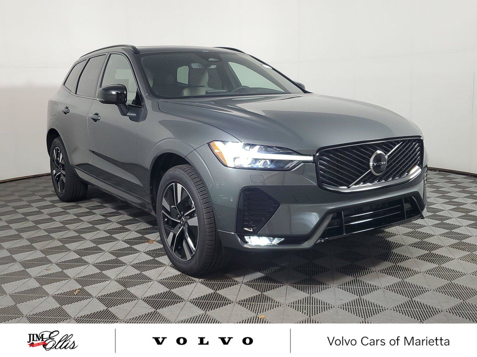 New 2027 Volvo XC60 B5 Core AWD/4WD image 1