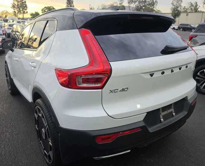 Used 2019 Volvo XC40 T5 R-Design AWD/4WD image 16