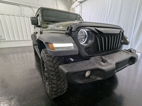 Used 2023 Jeep Wrangler Unlimited image 4