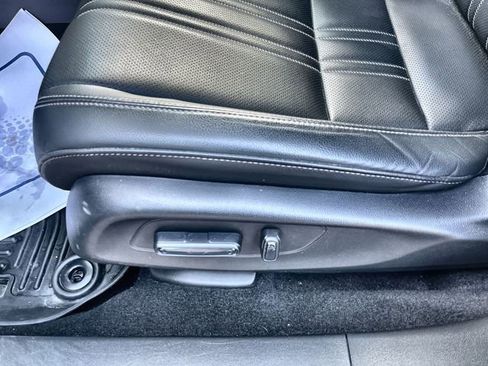 Used 2024 Honda HR-V EX-L image 16