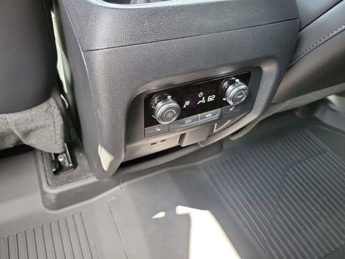 New 2026 GMC Acadia Elevation image 11